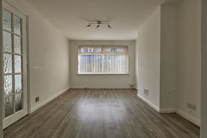 Lounge Diner- click for photo gallery